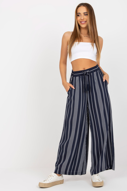 Tamsiai mėlynos šviesios kelnės iš...