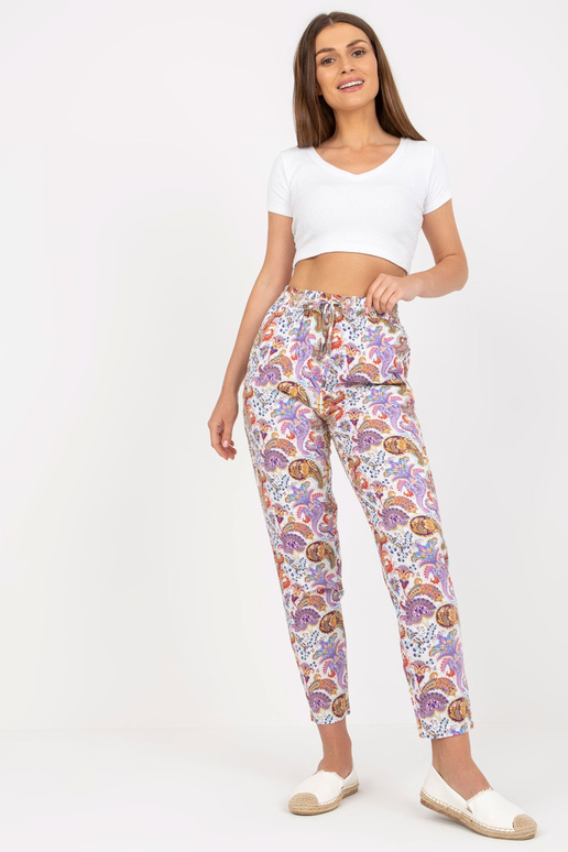 Baltos ir violetinės spalvos...