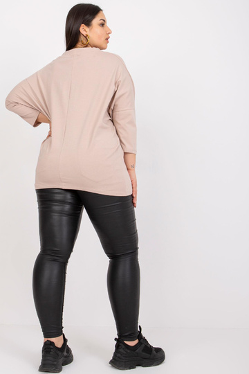 Šviesiai smėlio spalvos...