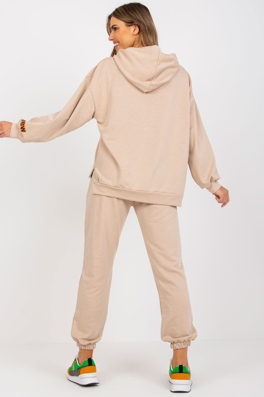 Smėlio spalvos dviejų dalių sportinio... Smėlio spalvos dviejų dalių sportinio...