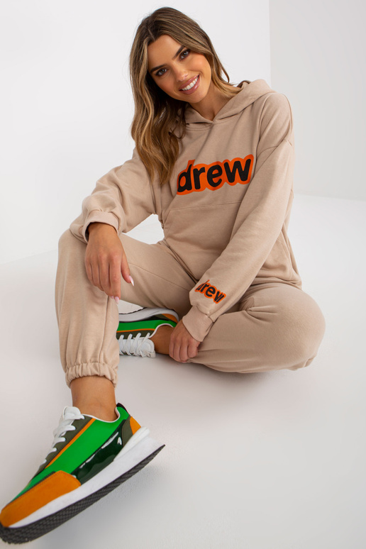 Smėlio spalvos dviejų dalių sportinio... Smėlio spalvos dviejų dalių sportinio...