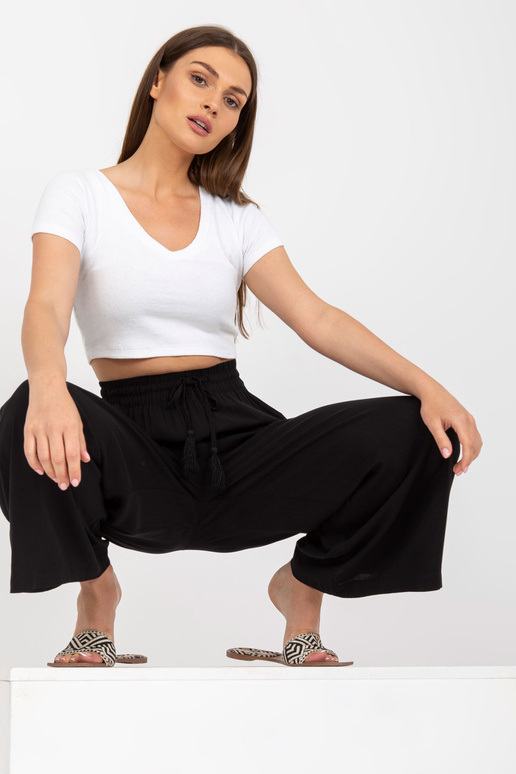 Juodos plataus audinio kelnės su...