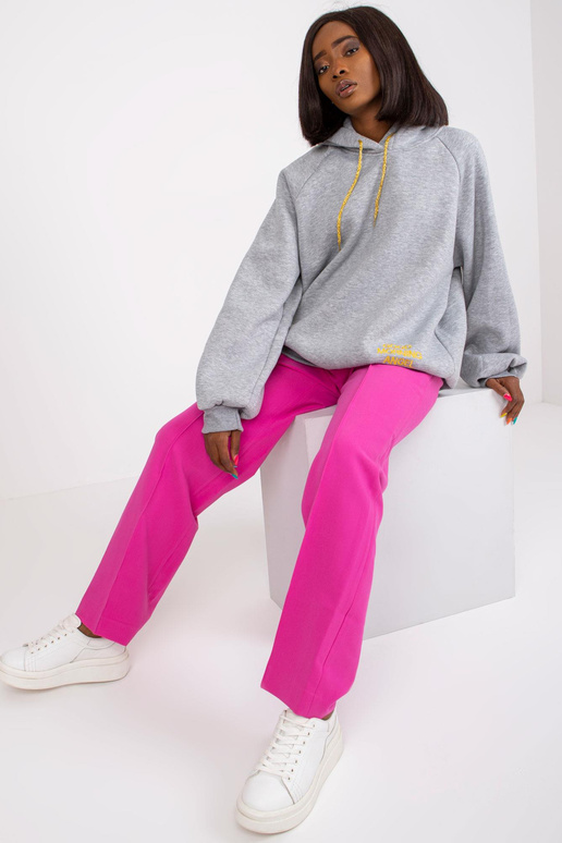 Pilki melanžiniai megztiniai iš... Pilki melanžiniai megztiniai iš...