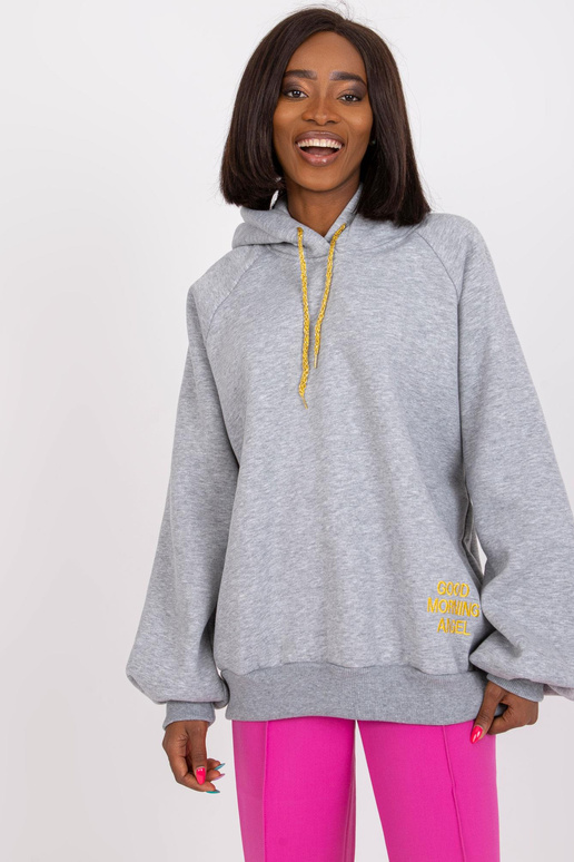 Pilki melanžiniai megztiniai iš... Pilki melanžiniai megztiniai iš...