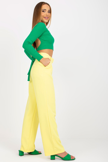 Šviesiai geltono audinio...