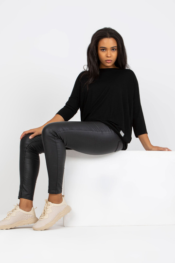 Juoda paprasta plius dydžio... 2