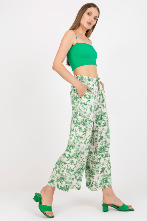 Šviesiai smėlio spalvos šviesios...