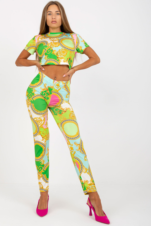 Šviesiai žalias, pritaikytas dviejų...