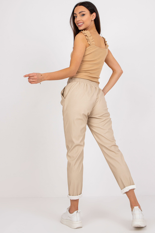 Smėlio spalvos kelnės iš eko odos su... Smėlio spalvos kelnės iš eko odos su...