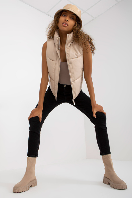 Šviesiai smėlio spalvos dirbtinės...