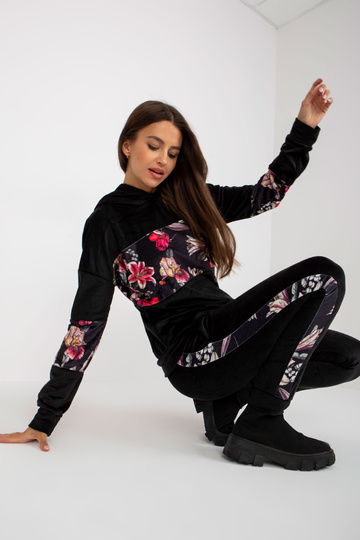 Moteriškas juodo veliūro... 2