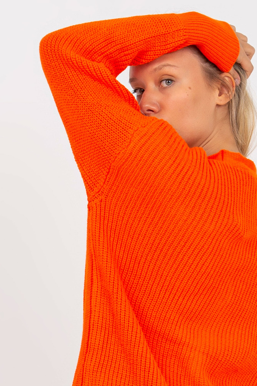 Oranžinis megztinis su didelėmis...