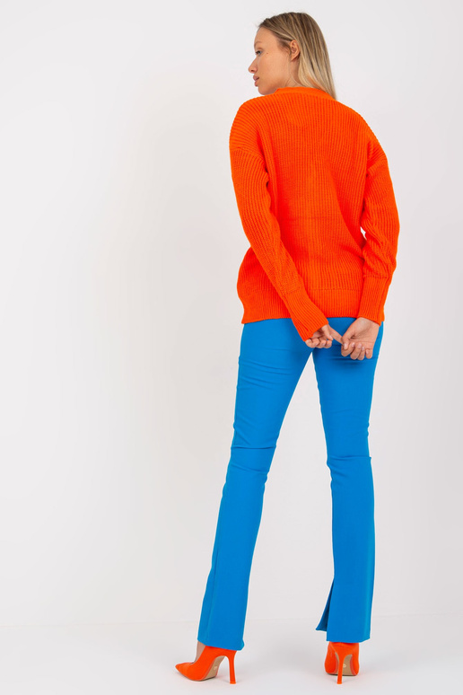 Oranžinis megztinis su didelėmis...