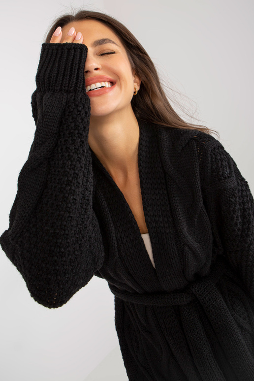 Juodas ilgas megztinis su pynėmis RUE...