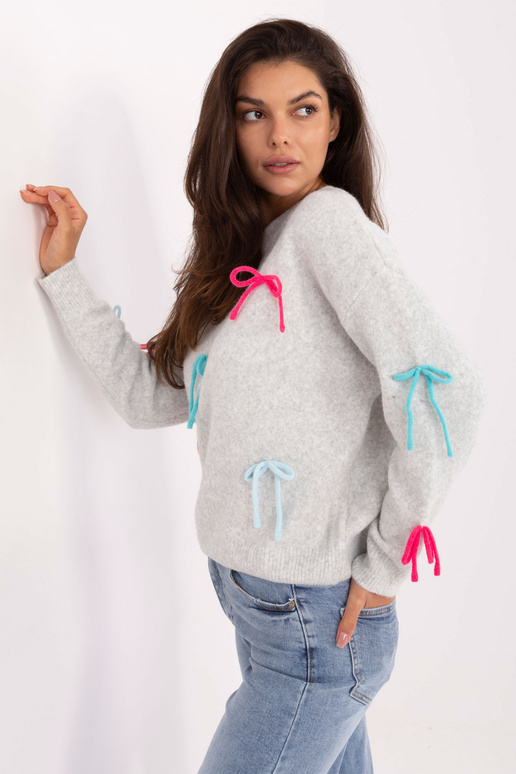 Šviesiai pilkas megztinis