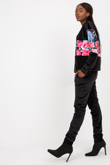 Juodas dviejų dalių... 2