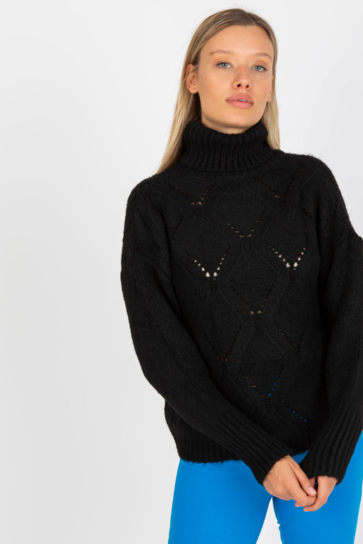 Juodas šiltas megztinis ažūriniu...