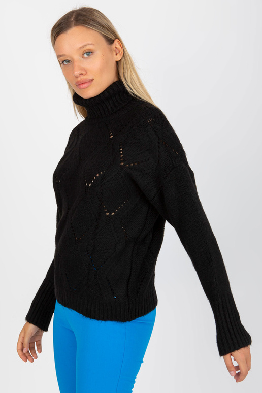 Juodas šiltas megztinis ažūriniu...