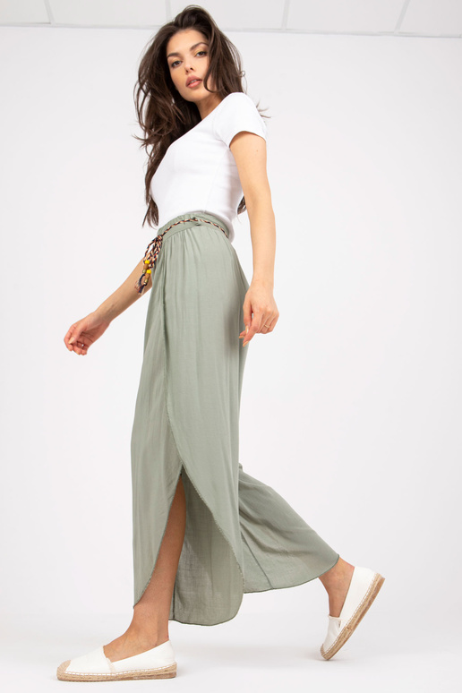 Khaki spalvos bridžai su plačiu... Khaki spalvos bridžai su plačiu...