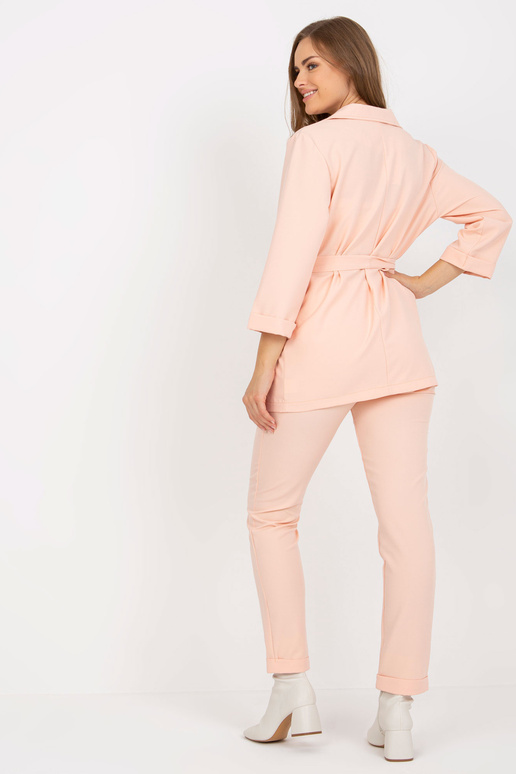 Elegantiškas persikų dviejų dalių... Elegantiškas persikų dviejų dalių...