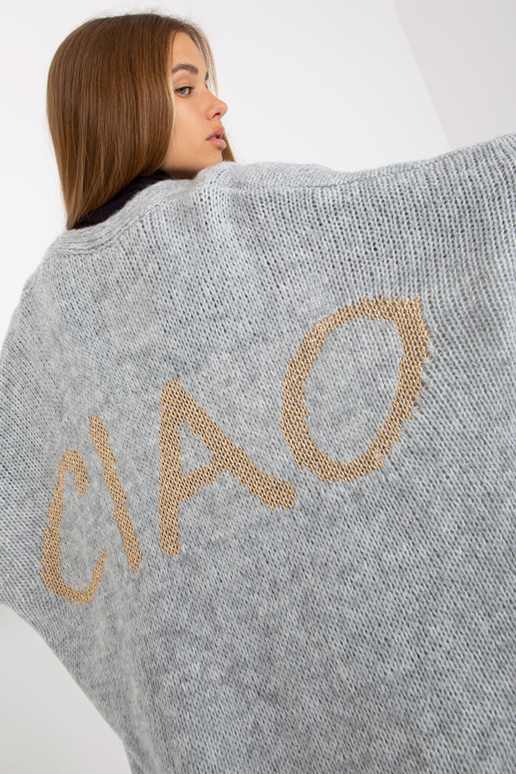 Pilkas laisvas megztinis su OCH BELLA...