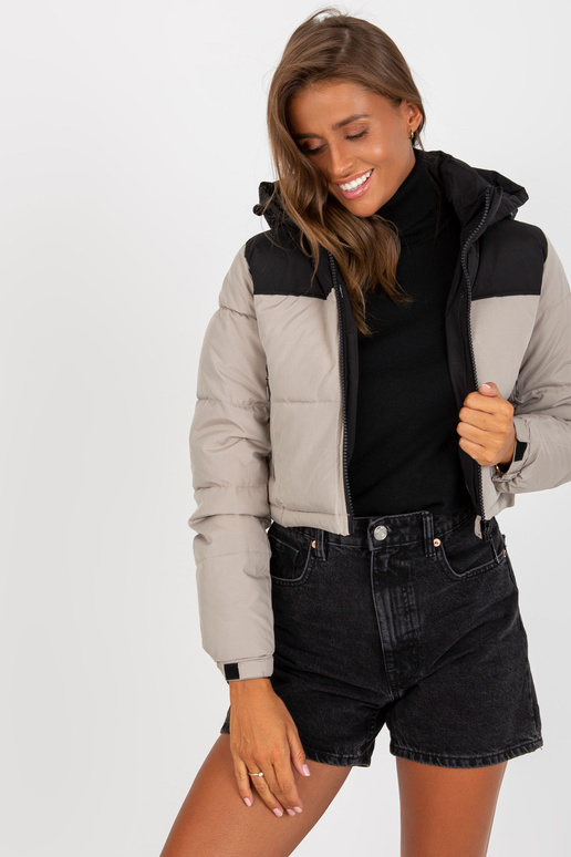 Juodos ir smėlio spalvos trumpa...