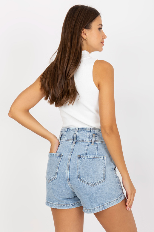 Šviesiai mėlyni džinsiniai šortai...