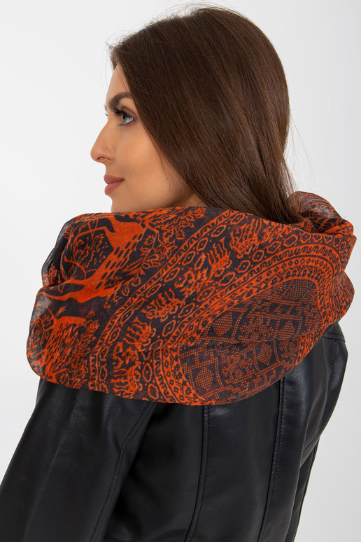 Grafitinis kaminas su atspaudais