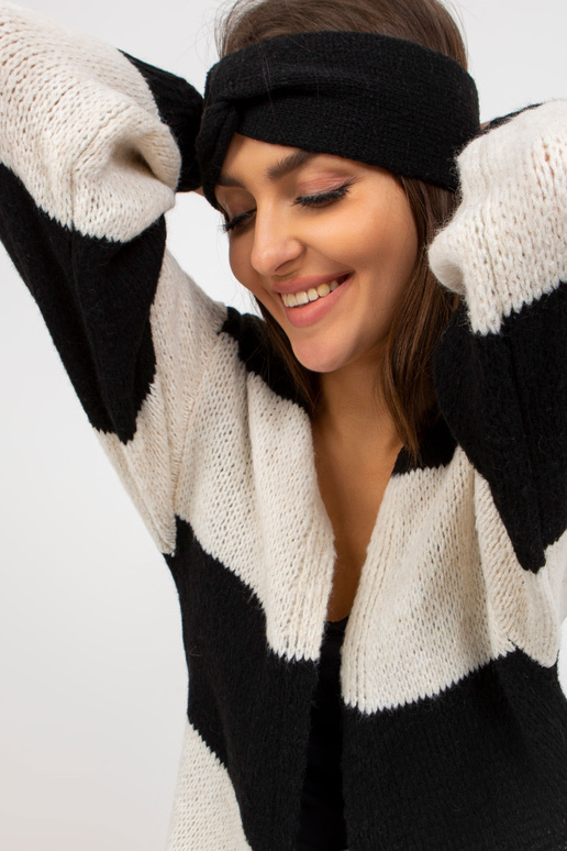 Ecru-juodas laisvas megztas megztinis... Ecru-juodas laisvas megztas megztinis...