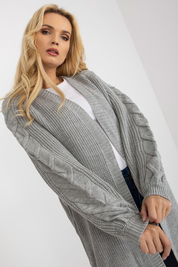 Pilkas ilgas megztinis be...