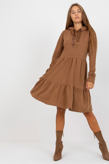 Ruda platėjanti megztinė...