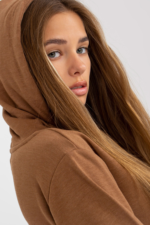 Ruda platėjanti megztinė suknelė su... Ruda platėjanti megztinė suknelė su...