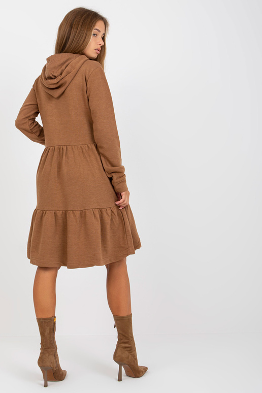 Ruda platėjanti megztinė suknelė su... Ruda platėjanti megztinė suknelė su...