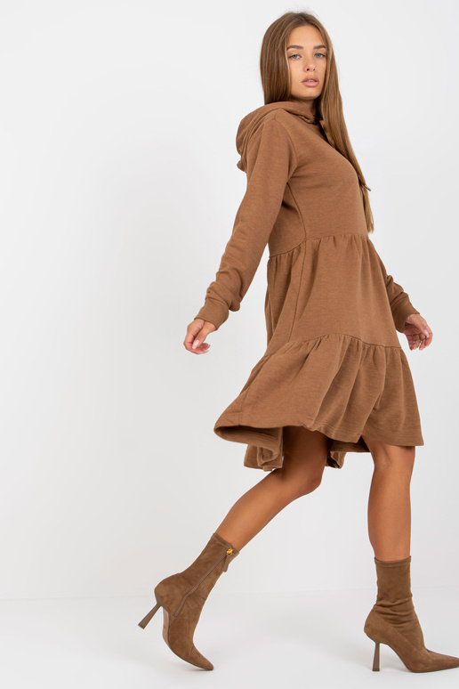 Ruda platėjanti megztinė suknelė su... Ruda platėjanti megztinė suknelė su...