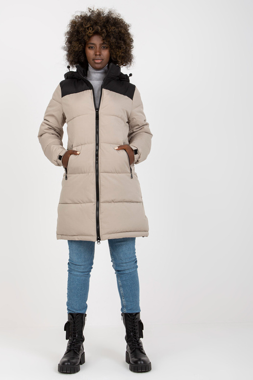 Šviesiai pilka ir juoda dygsniuota...