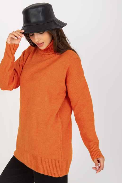 Tamsiai oranžinis palaidas džemperis...