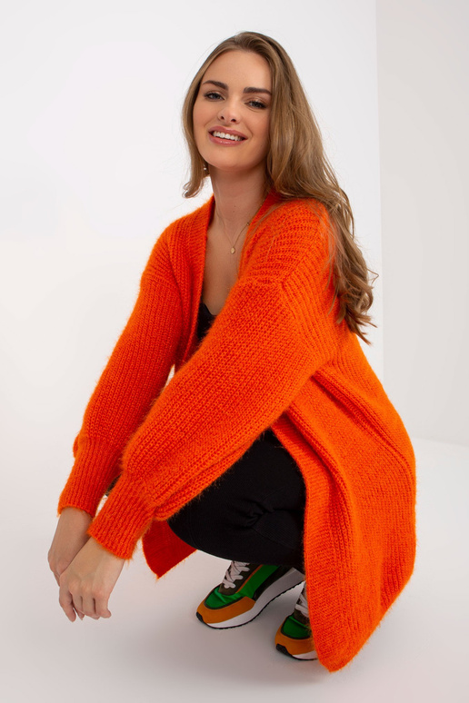 Oranžinis pūkuotas megztinis su OCH...