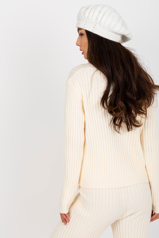 Kepurė AT-CZ-DM-39055-3 balkšvos spalvos Kepurė AT-CZ-DM-39055-3 balkšvos spalvos