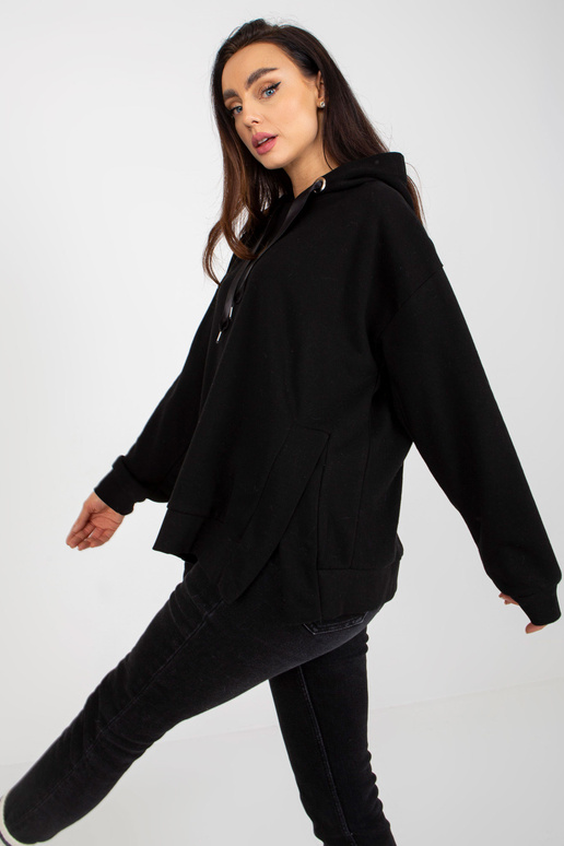 Juodas megztinis su gobtuvu ir...