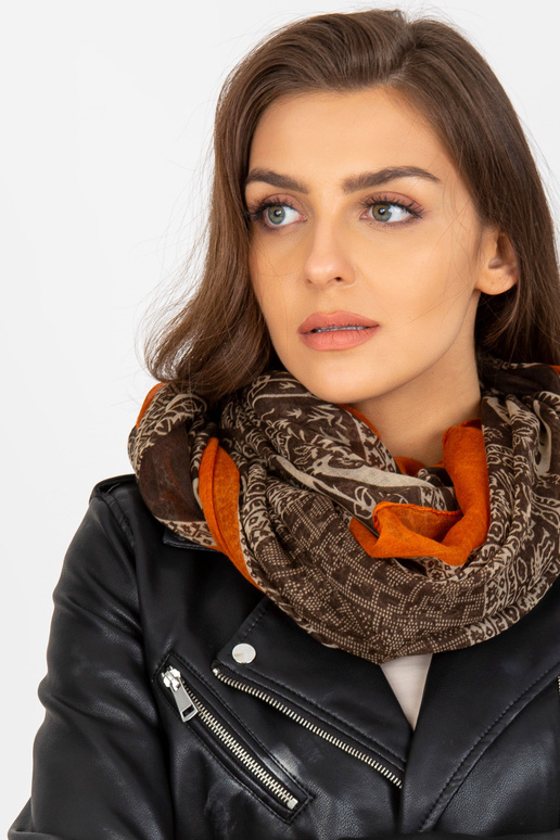 Rudas stropinis kaminas su viskoze