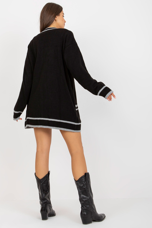 Juodas negabaritinis ilgas megztinis...