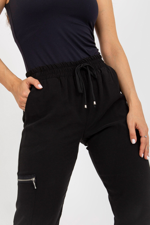 Schwarze Cargo-Jogginghose su ZULUNA...