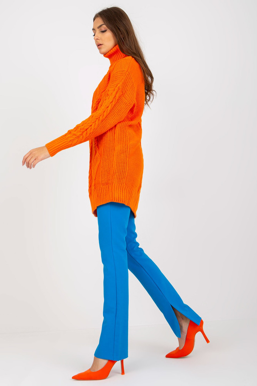 Oranžinė mini megzta suknelė su kaklu...