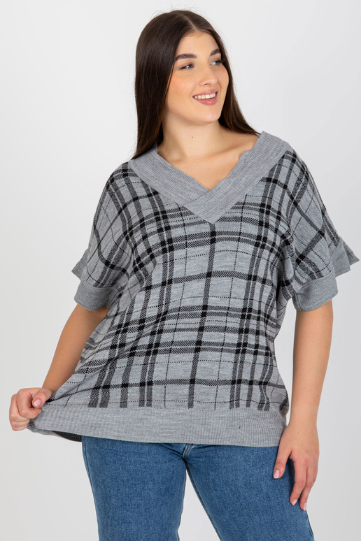 Pilka megzta plius dydžio languota...