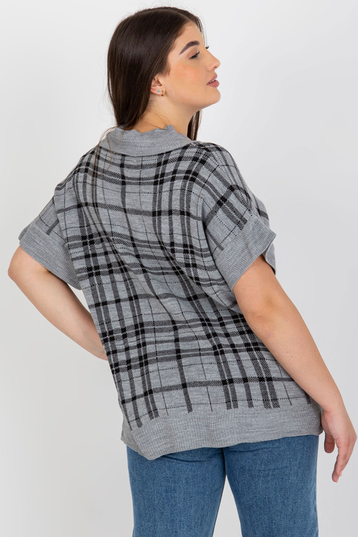 Pilka megzta plius dydžio languota...