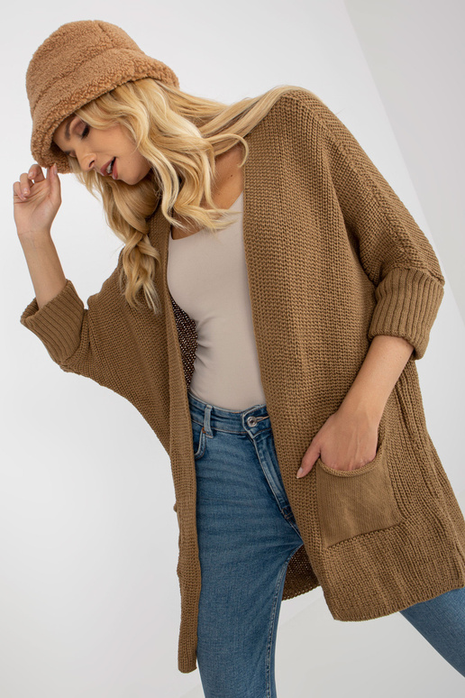 Laisvas kupranugarių megztinis su 3/4...