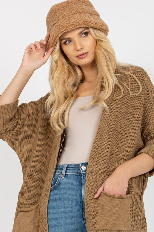 Laisvas kupranugarių megztinis su 3/4...