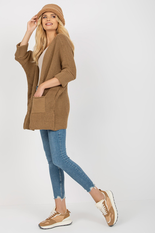 Laisvas kupranugarių megztinis su 3/4...