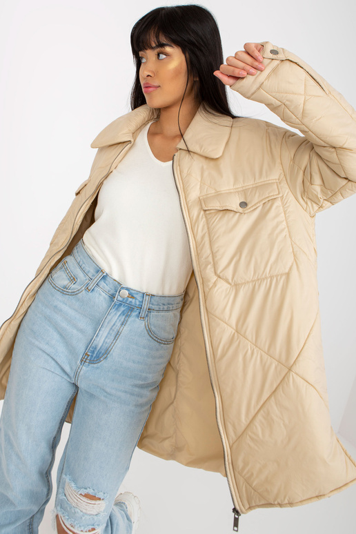 Šviesiai smėlio spalvos dygsniuotas... Šviesiai smėlio spalvos dygsniuotas...