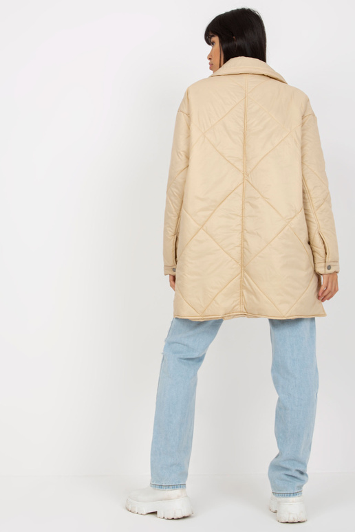 Šviesiai smėlio spalvos dygsniuotas... Šviesiai smėlio spalvos dygsniuotas...